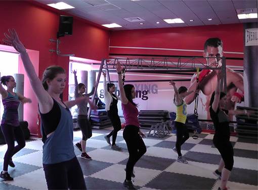 תוכנית אימון של אירובי דאנס המשלבת מספר סגנונות שונים של ריקוד ומיועדת לעבוד על סיבולת לב ריאה ושריפת שומנים. 